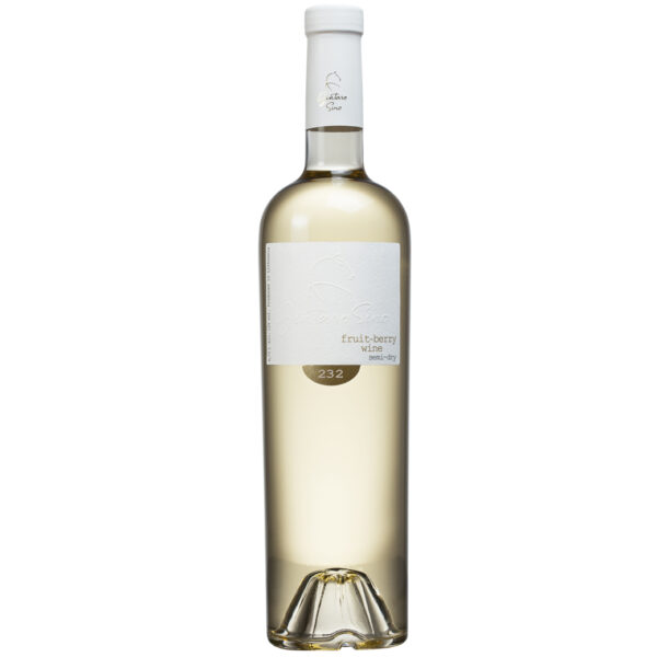 Witte vruchten-bessen wijn 232, halfdroog